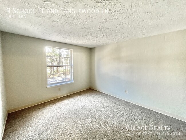 Building Photo - 307 N School Pl