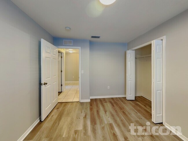 Building Photo - 2707 95th St E