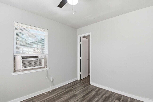 Building Photo - 6318 Laramie St