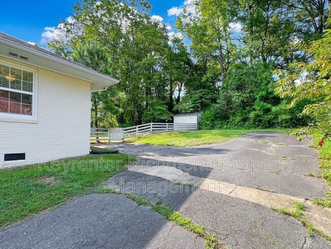 Building Photo - 5509 Swan Dr