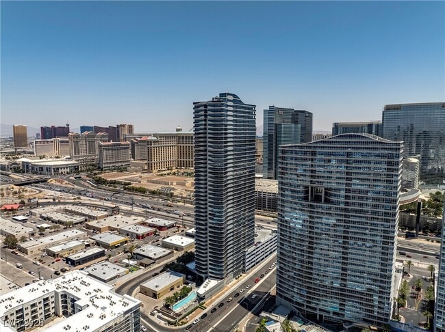 Building Photo - 4525 Dean Martin Dr