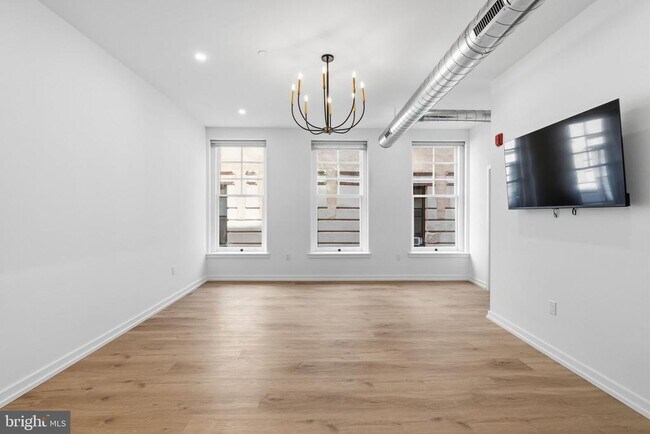 Building Photo - 1232 Chancellor St