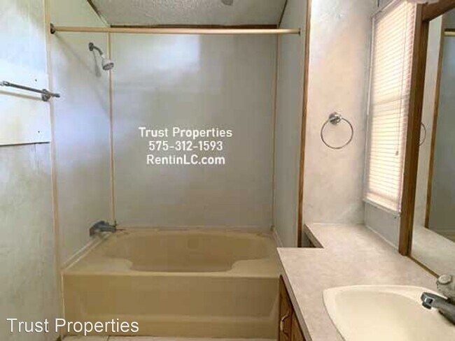 Building Photo - 3 br, 2 bath House - 4207 - 1 Winters Str.