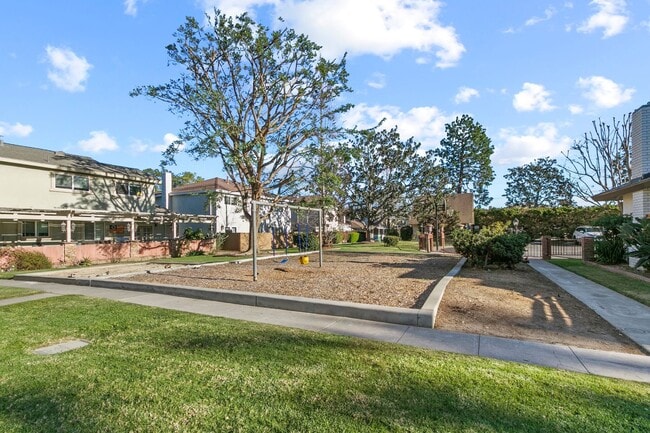 Building Photo - Spacious Detached Home with Private Patio in Prime Tustin Community