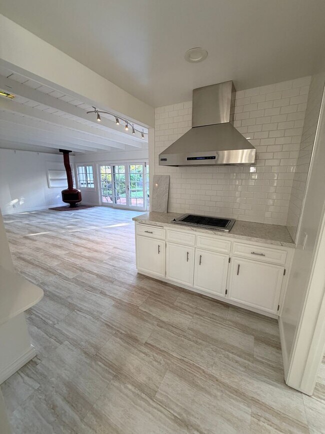 Building Photo - 8046 Dunfield Ave