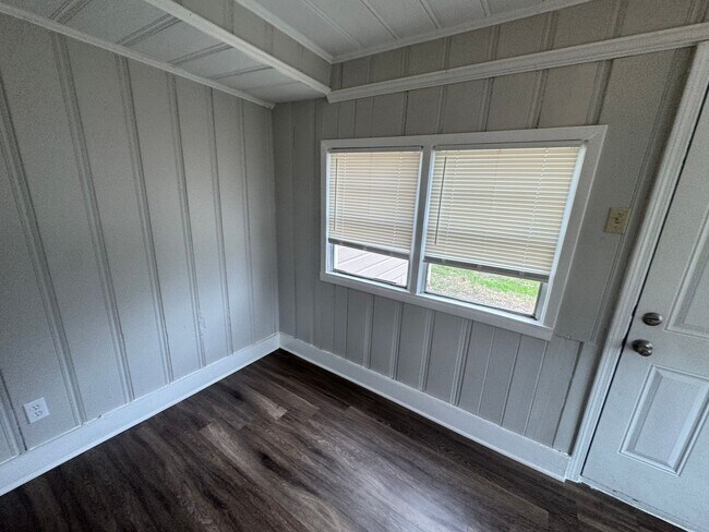 Building Photo - 1895 S Lauderdale St