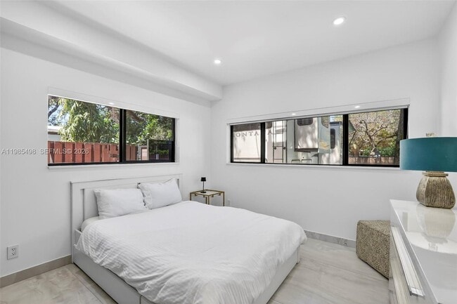 Building Photo - 3000 Riverland Rd