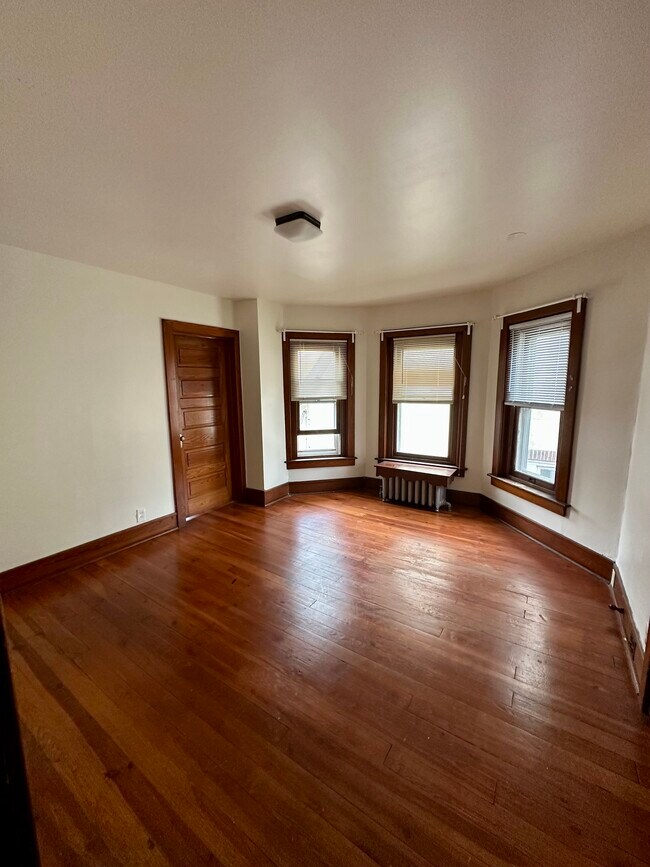 Building Photo - 218 Noble St