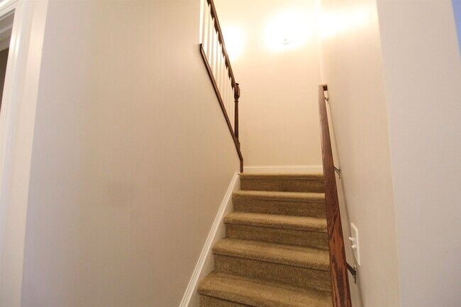 Building Photo - 2221 Lapis Ln