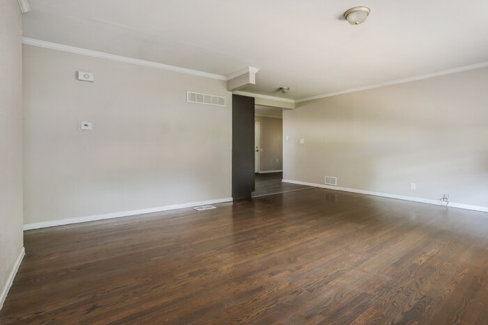 Building Photo - 904 NE 67th St
