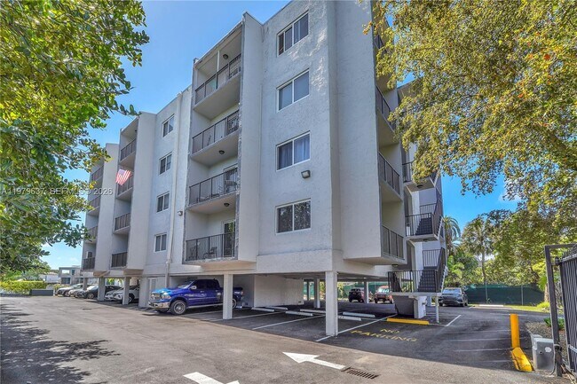 Building Photo - 860 NE 78th St