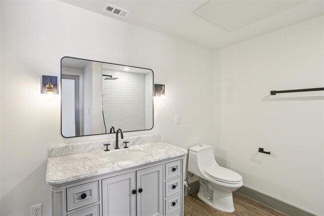 Building Photo - 2450 Wickersham Ln