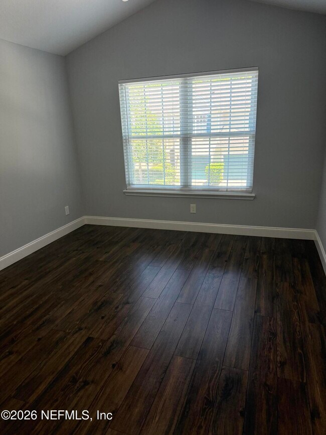 Building Photo - 7990 Baymeadows Cir E