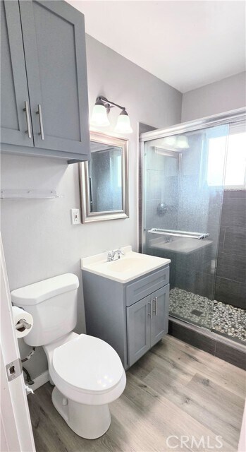 Building Photo - 10527 Western Ave