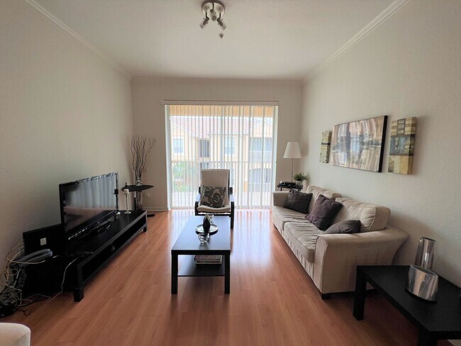 Building Photo - FURNISHED APARTMENT IN THE METROWEST AREA!