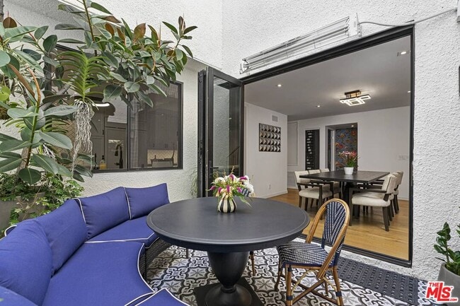 Building Photo - 2237 Century Hill