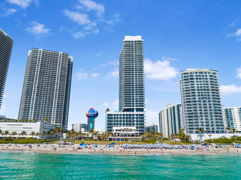 Building Photo - 4111 S Ocean Dr