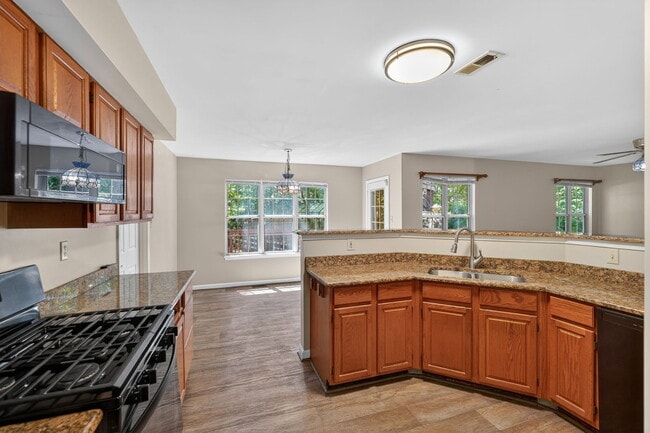Building Photo - 3006 Freedom Ct N