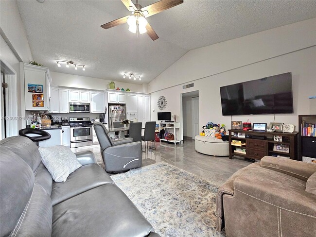 Building Photo - 841 Lyons Rd