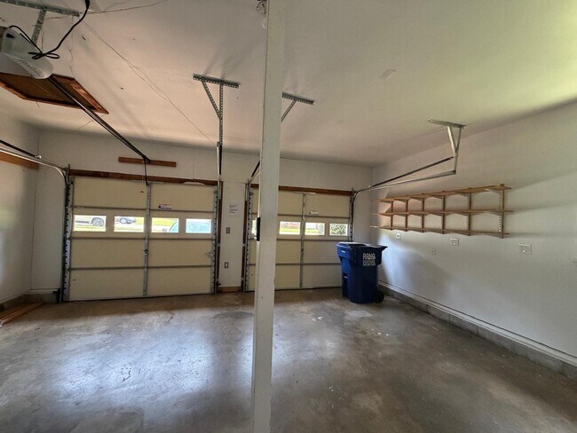 Building Photo - 524 Graycroft Dr SW