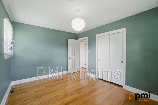Building Photo - 4012 Nina Dr