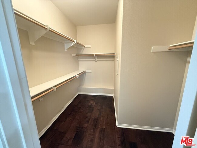 Building Photo - 1120 Columbia Trl