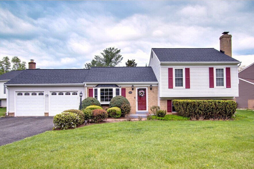Primary Photo - 10200 McKean Ct
