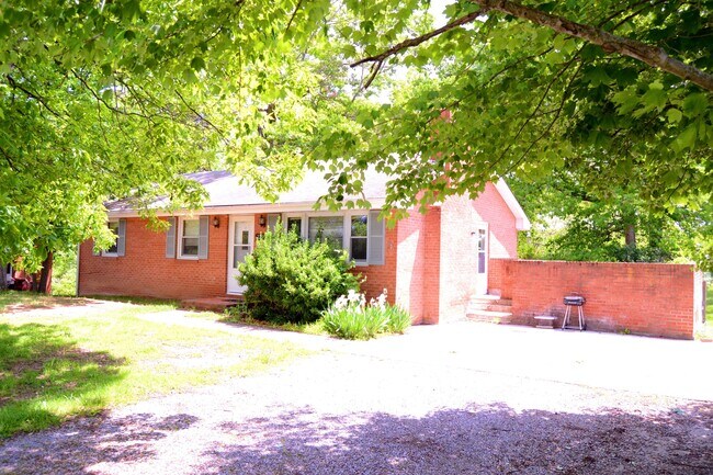 Building Photo - 279 Poe Dr