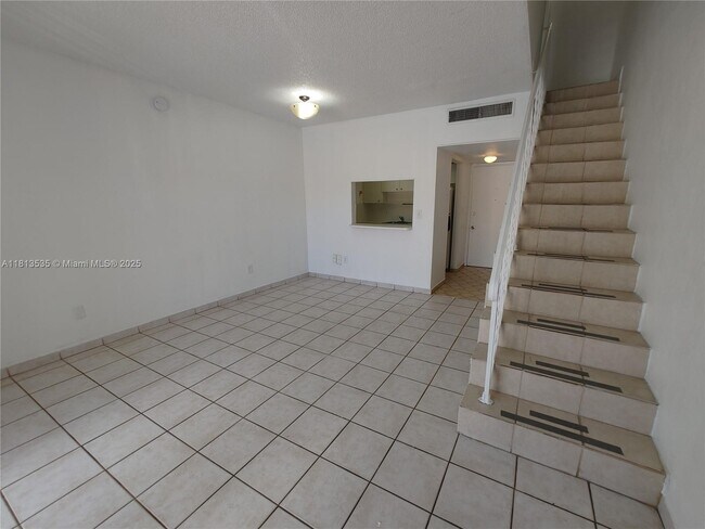 Building Photo - 1305 W 53rd St