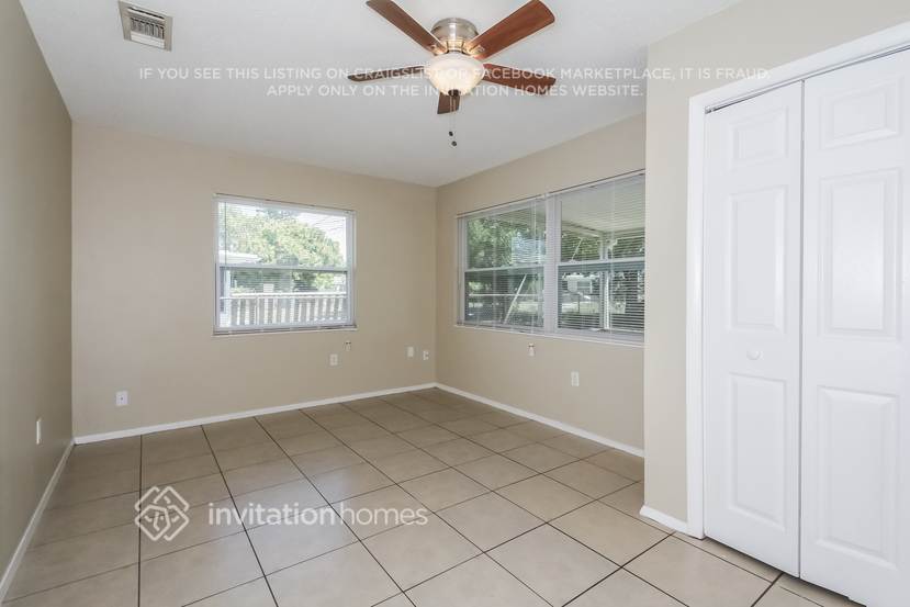 Building Photo - 3403 Cambridge Dr W