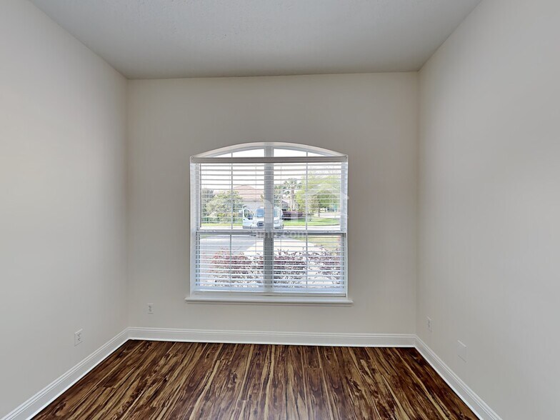 Building Photo - 604 Battersea Dr