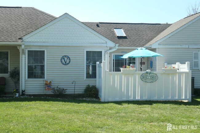 Building Photo - 110 Waterside Blvd