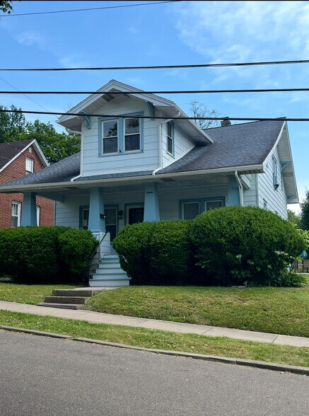 Primary Photo - 12 Guilfoyle Ave