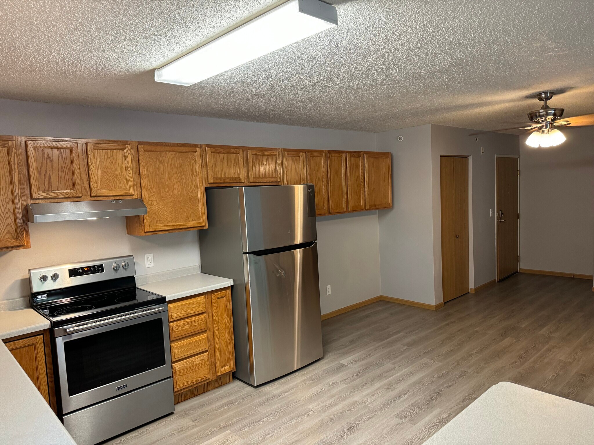 Building Photo - 431 Central AVE W