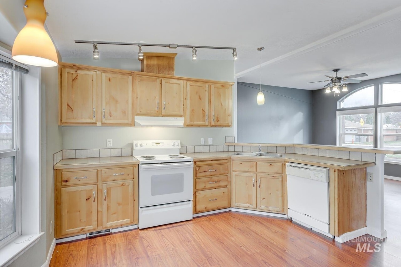 Building Photo - 2107 S Phillippi St