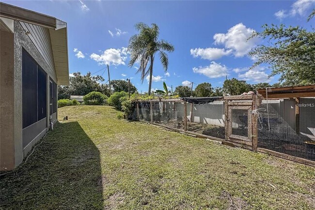 Building Photo - 5572 Myakka Ave