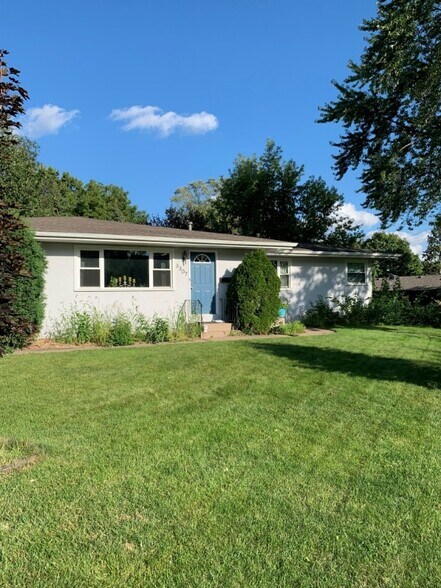 Building Photo - 3307 Roosevelt Ct NE