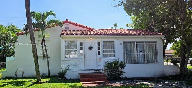 Building Photo - 1840 Roosevelt St