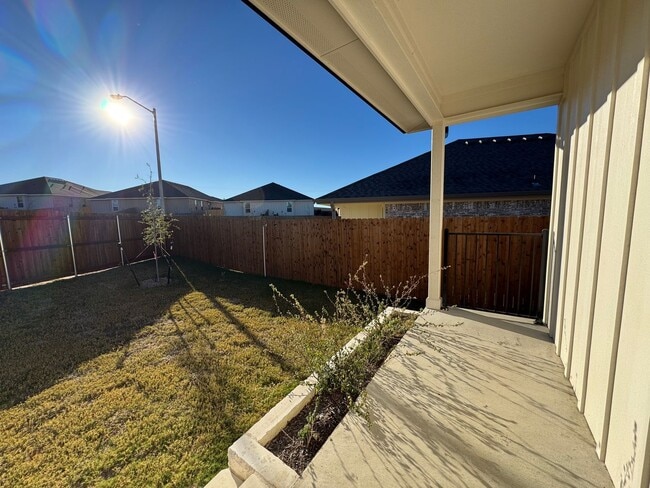 Building Photo - 5110 Rose Petal Ct