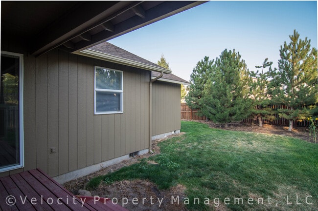 Building Photo - Elkhorn Estates home in SW Bend - pet frie...