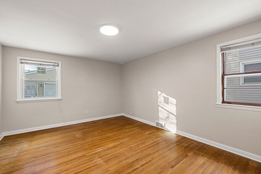 Building Photo - 612 Starin Ave