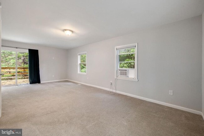 Building Photo - 247 Marsden Hts Rd