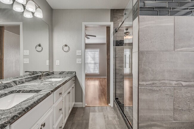 Building Photo - 1717 Briarcreek