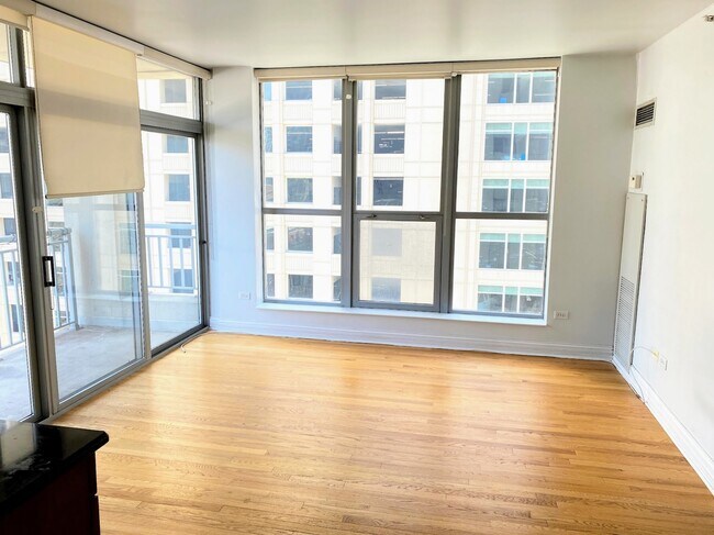 Building Photo - 600 N Dearborn St