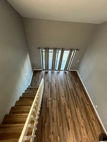 Building Photo - 1255 Ponce Island Dr