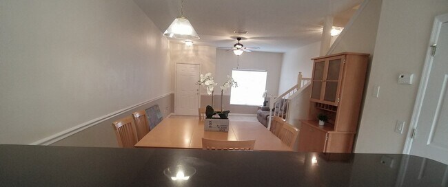 Building Photo - Beautiful Furnished 2/2.5  Pool View Condo x Rent Close to Universities.