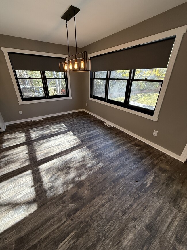 Building Photo - 2004 1st Ave S