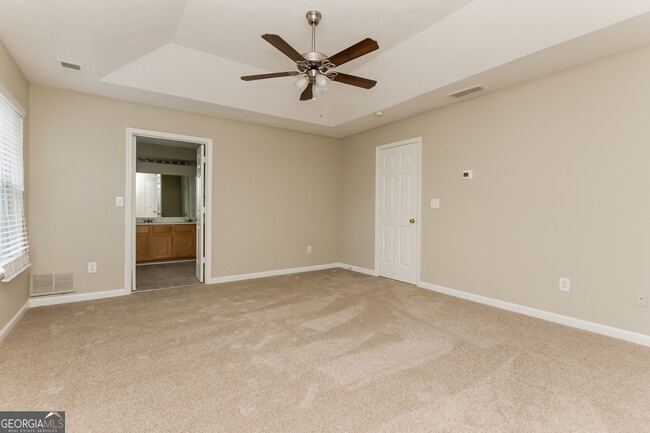 Building Photo - 827 Shadow Lake Dr