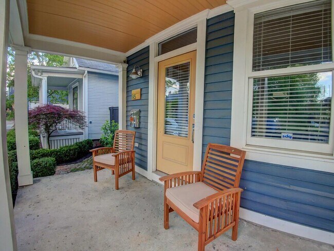 Building Photo - 95 Hull Aly