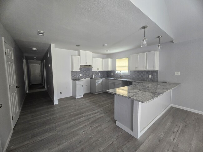 Building Photo - 4939 Woodland Ave